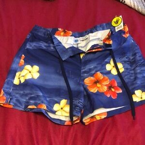 Wonderful floral print Body Glove shorts NWT